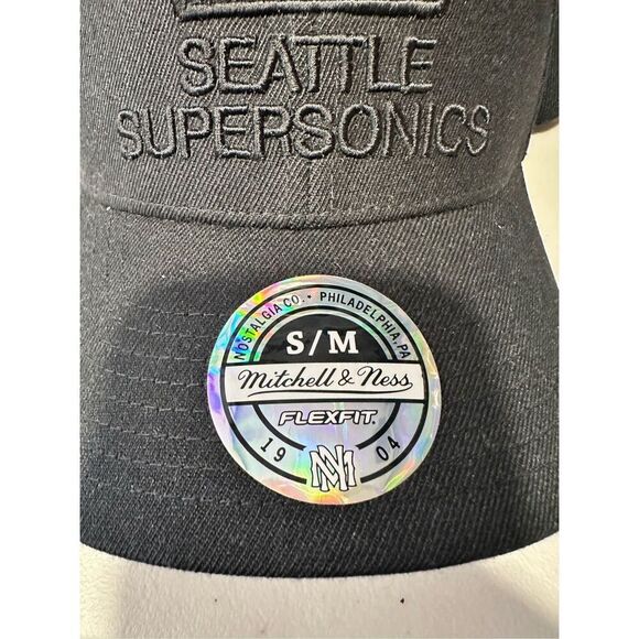 Mitchell & Ness Seattle SuperSonic NBA Black embroidered fitted hat, size S/M - Picture 2 of 6